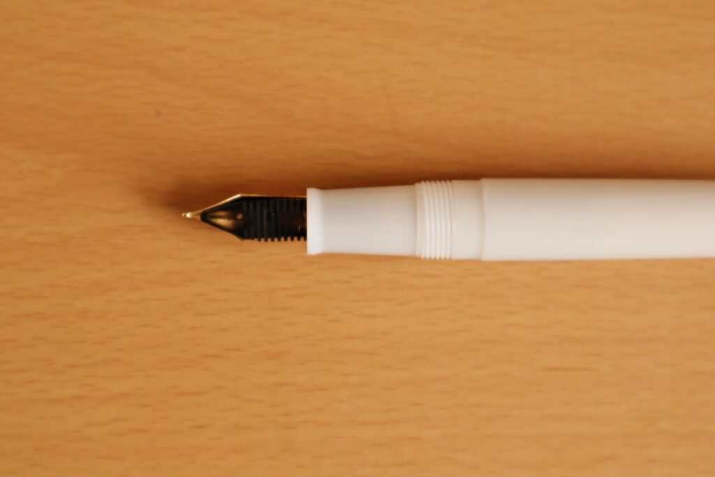 『 プロフィットジュニア+10 mizutama』「よそおい」のインクを入れたペン芯