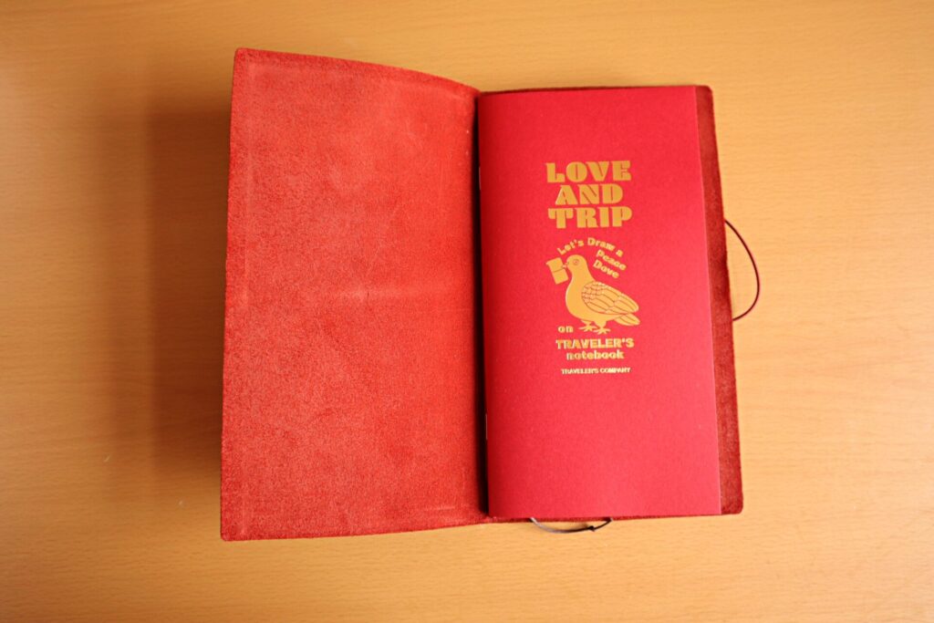 『 LOVE AND TRIP 』内側とレフィル表紙